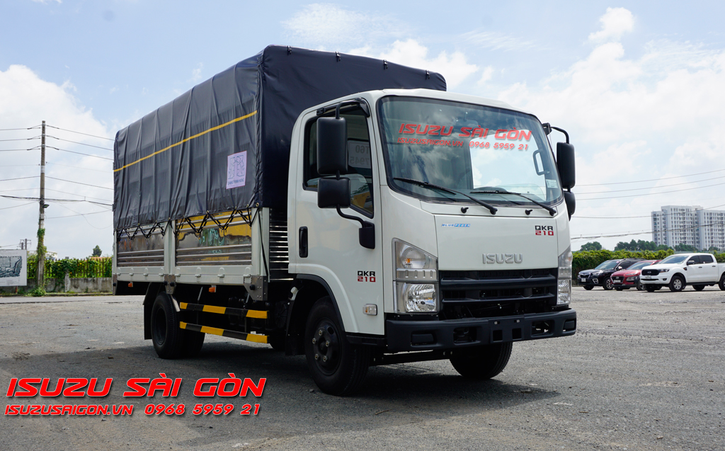 Xe Tải Isuzu 2T4 QKR210 QMR77HE5A Mui Bạt | Xe Isuzu 2.4 Tấn Mui Bạt
